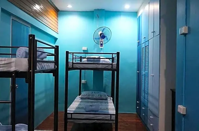 Peach Haven, A For Backpackers Hotel