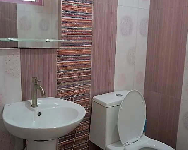 Peach Haven, A For Backpackers Hotel